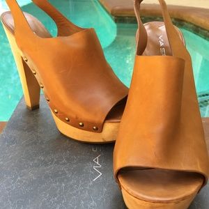 Wedge Leather peep toe sandal